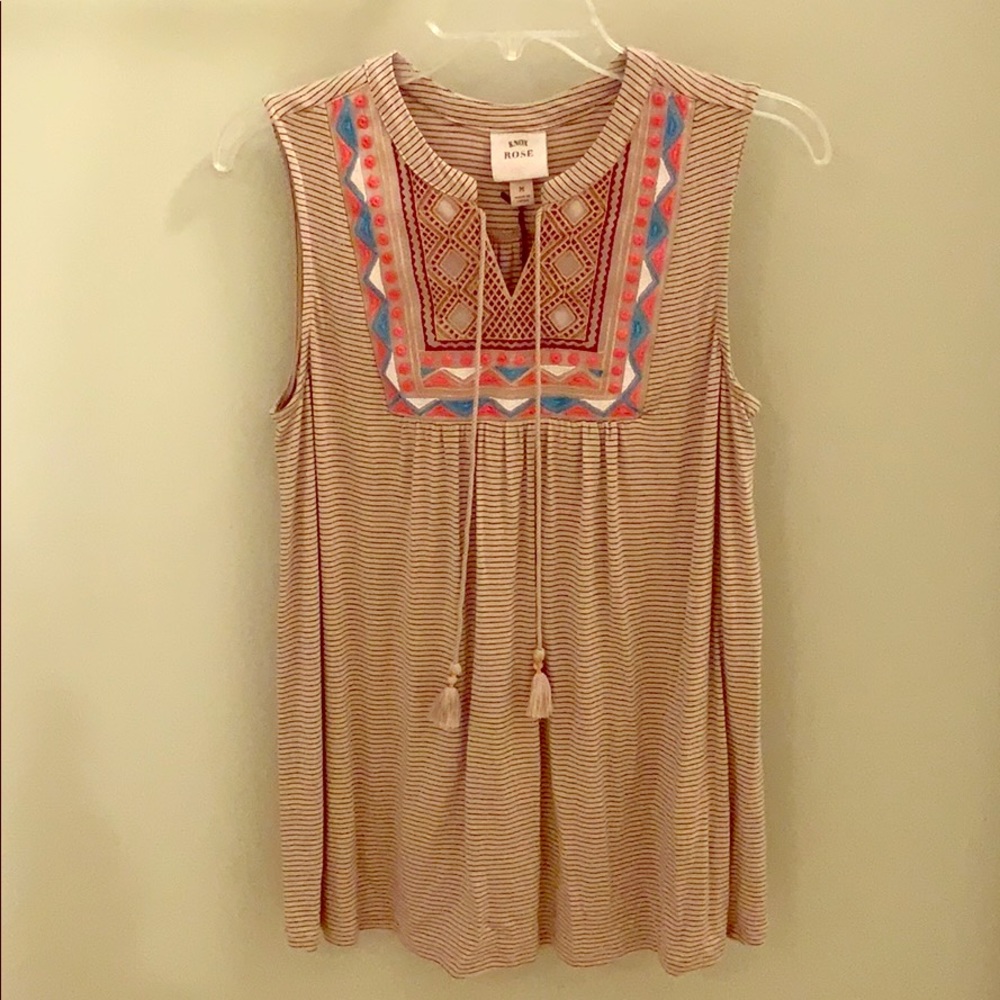 Medium Knox rose sleeveless shirt.
